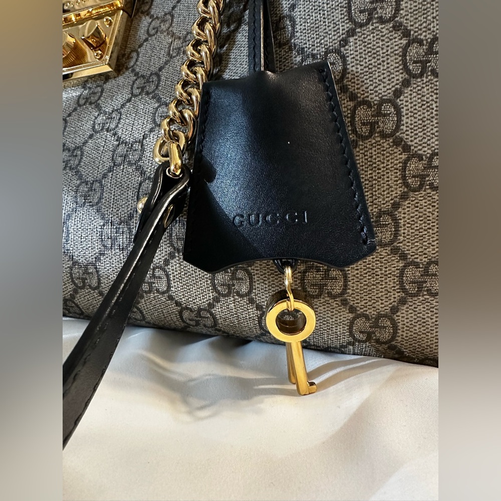 Gucci padlock shoulder bag - Picture 7 of 12